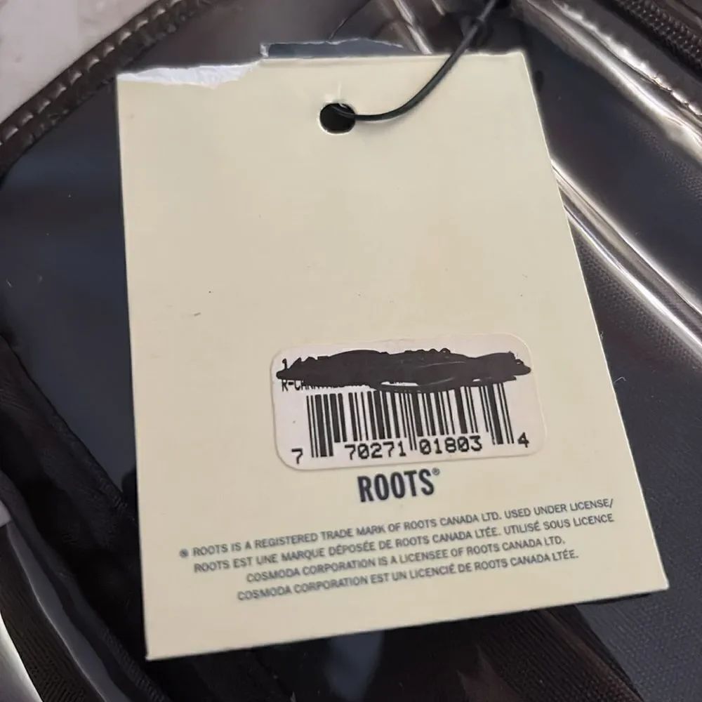 NWT Roots Vinyl Urban Carry All - Picture 8 of 12